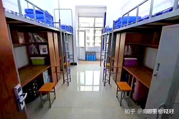 德州科技职业学院的宿舍条件如何?校区内有哪些生活设施?