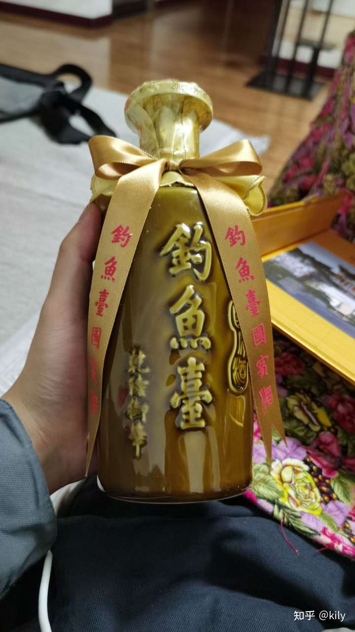 这是什么钓鱼台国宾酒?看了一下是2012年的?