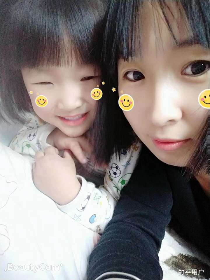 最近的小侄女和她妈妈