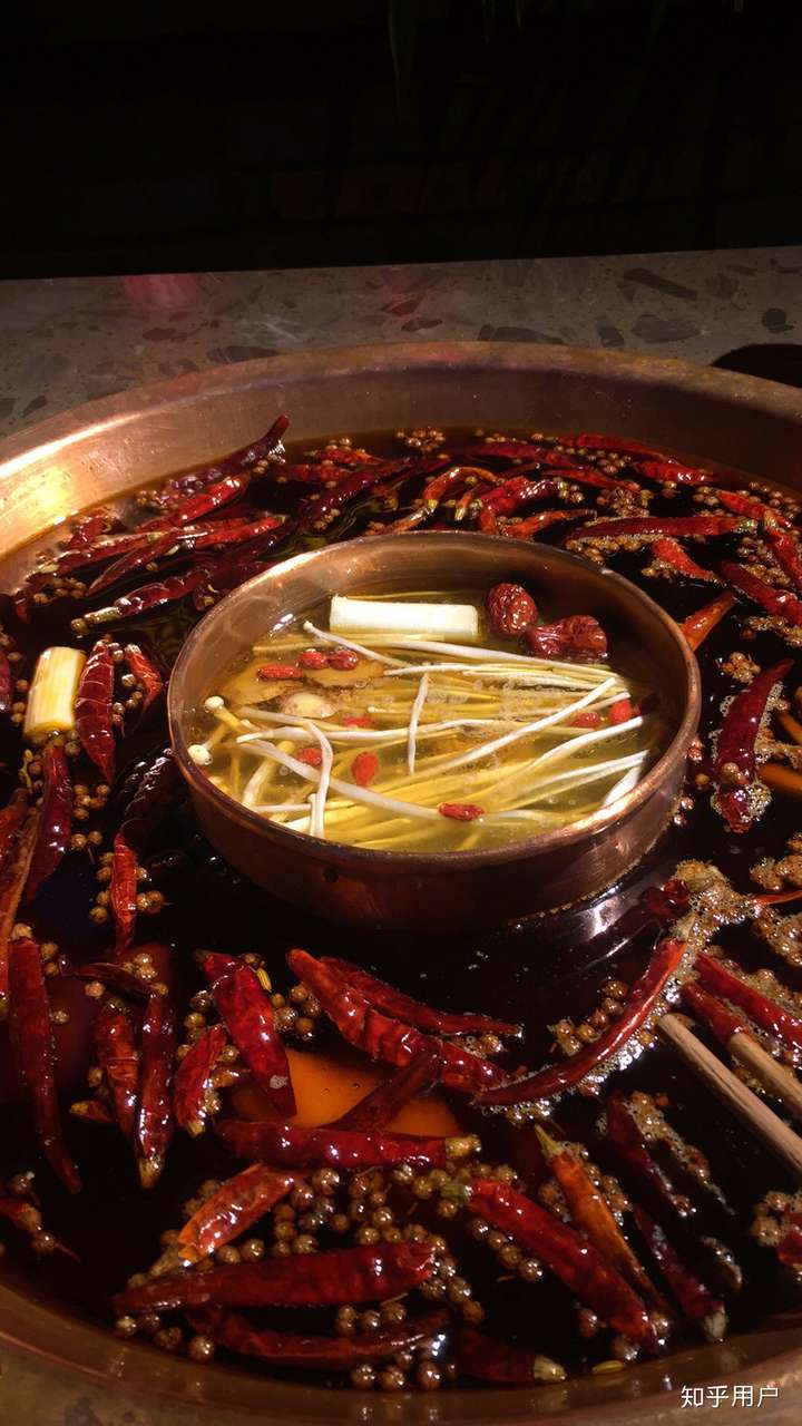 并不是很能吃辣,我来了四年,就没有碰见过能吃辣的男生