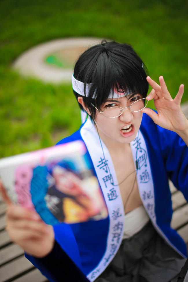 戴眼镜的cosplay角色,cosplay角色 有哪些能戴眼镜 cos 的男性角色?