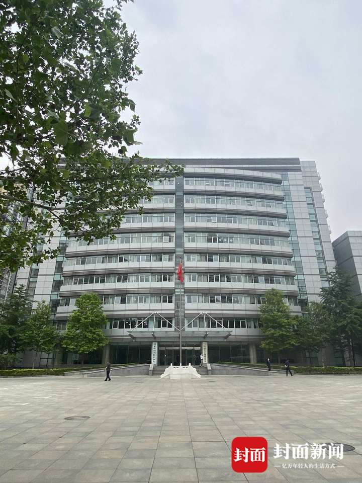 国家疾控局与国家卫健委北京知春路办公区在一栋办公楼.
