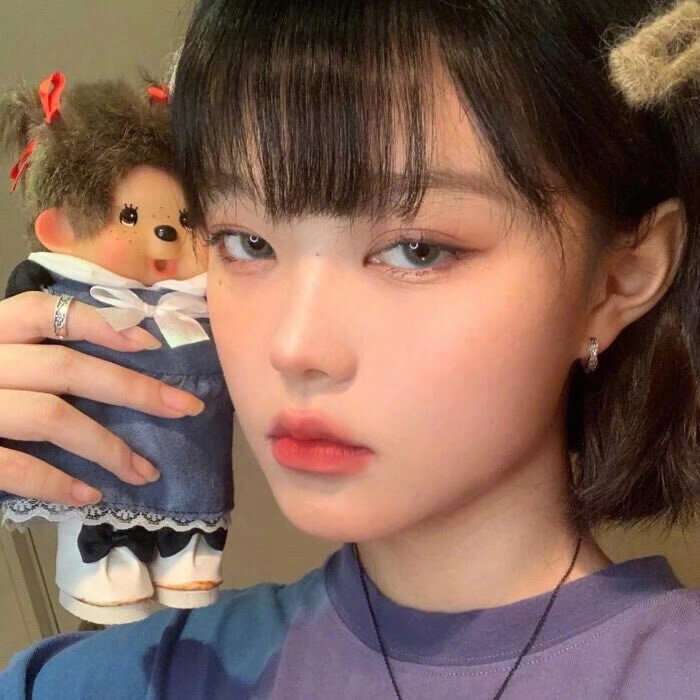 有没有女生自拍的头像(越多越好)?