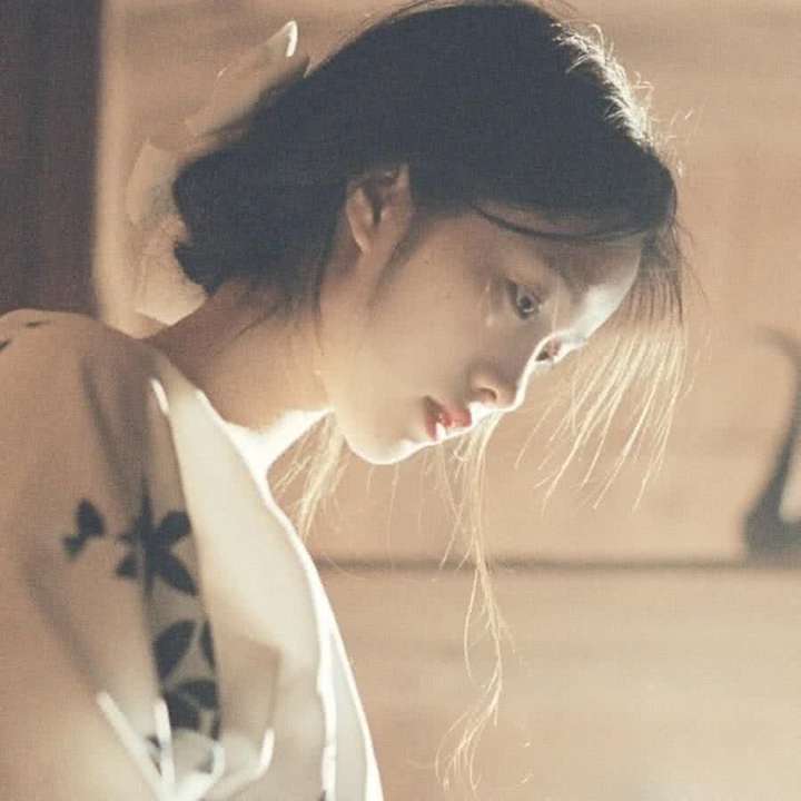 有没有好看的女生微信头像,温柔一点的,真人的头像?