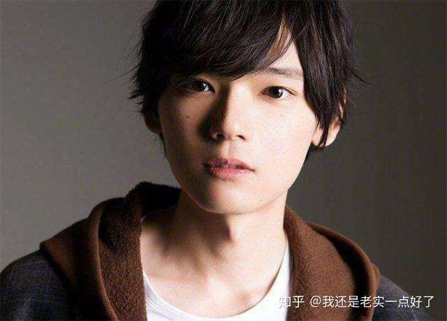 87年出生的小哥,演过2013年日版《一吻定情》里的男主角入江直树