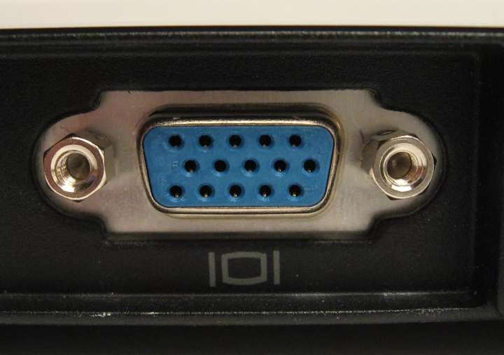 显示器的 vga,hdmi,dvi 和 displayport 接口有什么区别?