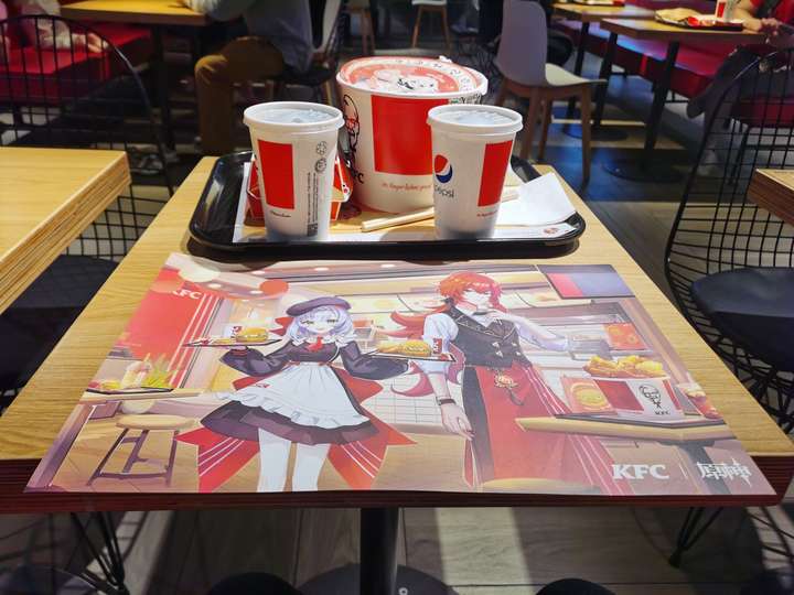 如何评价原神和kfc联动,3.8日当天kfc内原神玩家爆满?