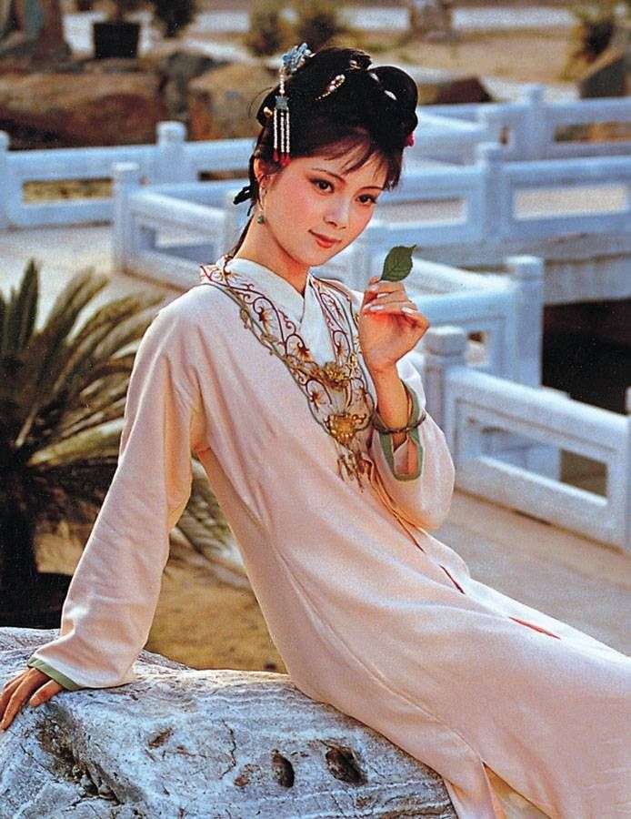 87版红楼梦的女演员里,你觉得哪些特别漂亮?