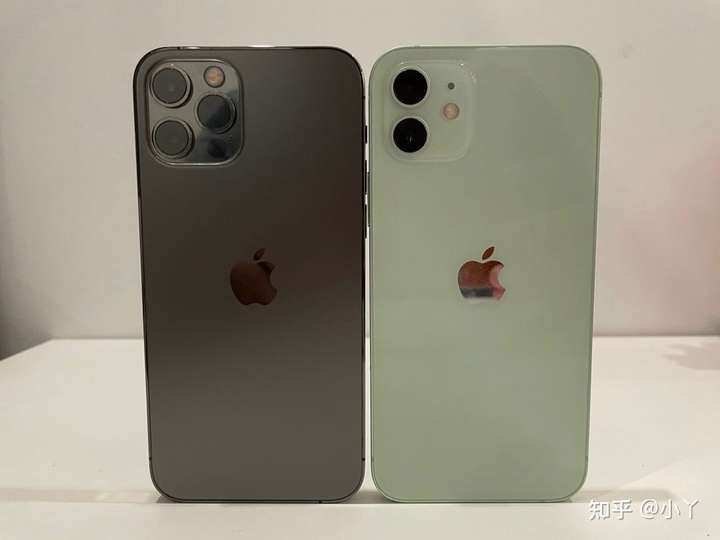 iphone12pro银色实拍,iphone12pro银色 iphone12与12pro买哪个更值得,很纠结?
