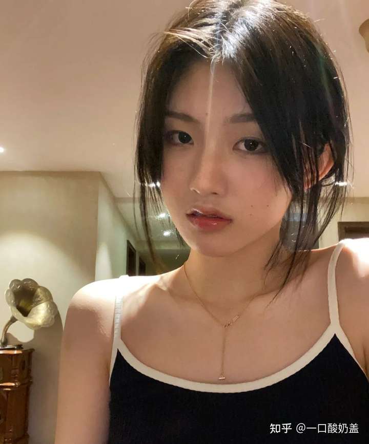 淦!美女来了.