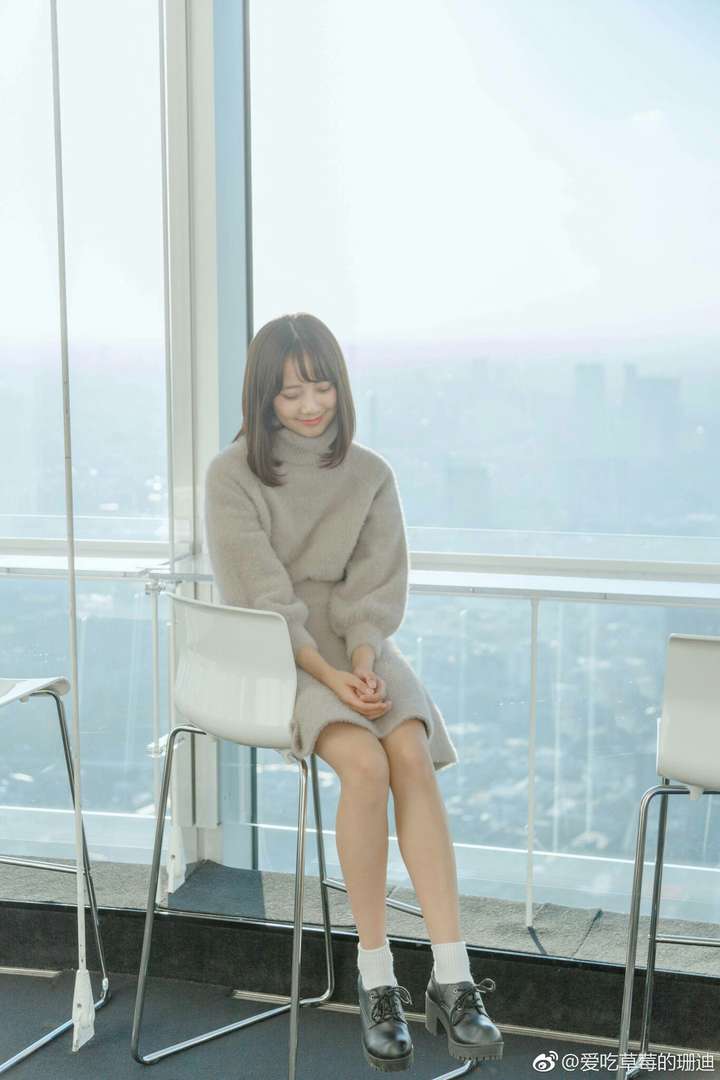 snh48的前成员王依君 这才是我喜欢的日系的感觉啦 笑起来要甜甜的