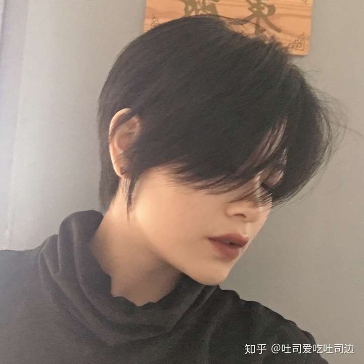 不染不烫的短发发型有哪些