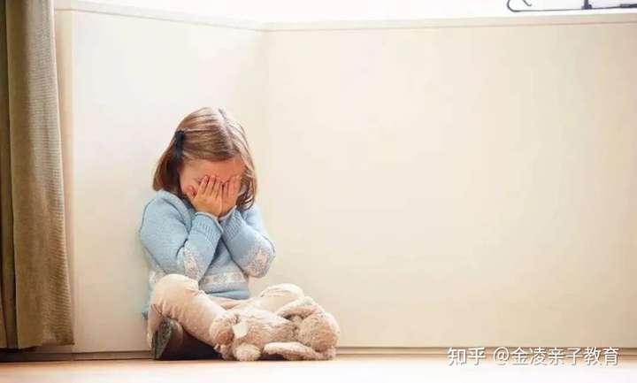 婴儿哭闹不停,让母亲烦躁焦虑接近崩溃,怎么办?