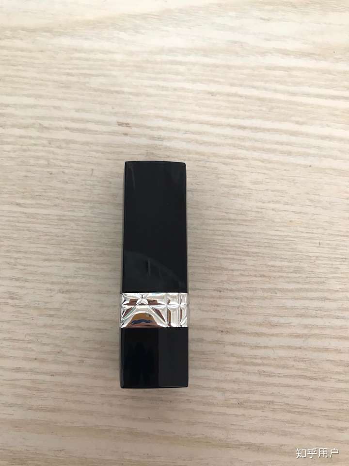 迪奥999小样真假辨别,迪奥包装盒真假鉴别 求dior999小样的真伪嘤嘤嘤?
