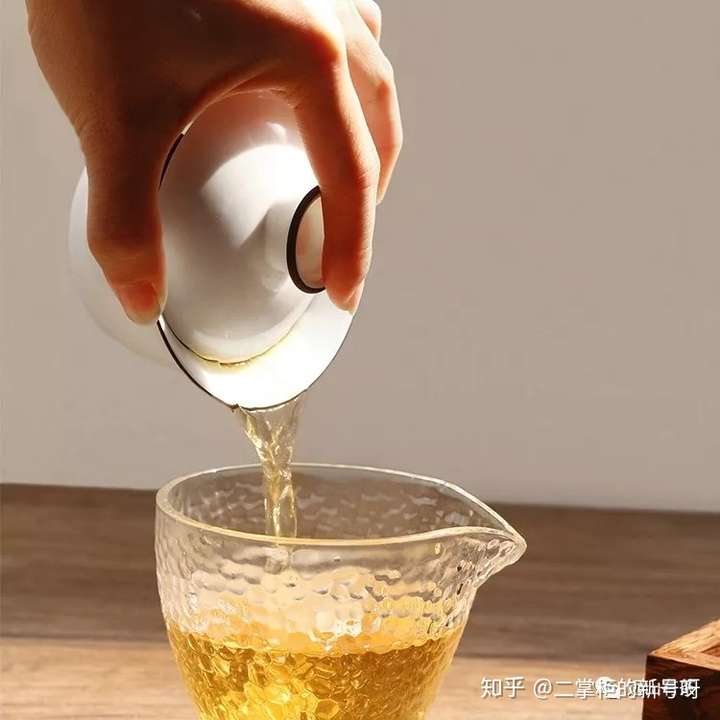 用盖碗泡茶怎么不烫手?