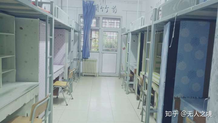 天津医科大学临床医学院的宿舍条件如何?校区内有哪些