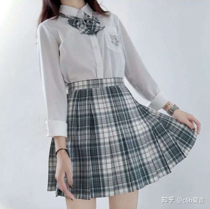 有女孩子上课尿裤子的故事吗?