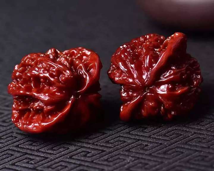 把玩过很久的文玩核桃,文玩葫芦上的包浆是种什么物质