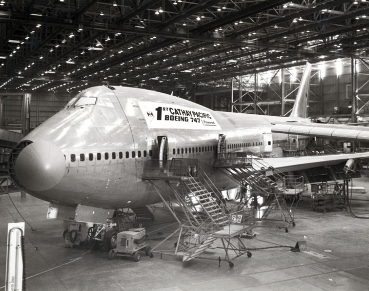 1998:国泰航空采用波音747,首个从香港飞往纽约的不停站航班——polar