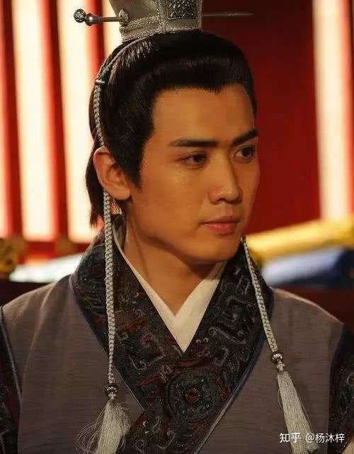 李弘