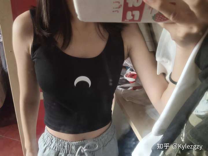 想知道平胸妹纸怎样才能把胸变大变得小而挺