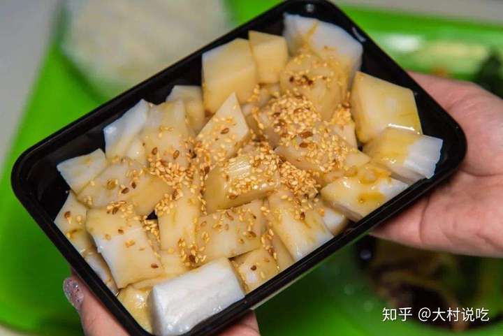 是6元左右,簸箕炊是广东省粤西地区的一种传统小吃,在茂名地区的电白