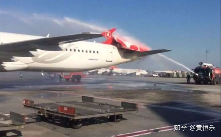 如何看待四川航空 3u8633 备降成都事件?