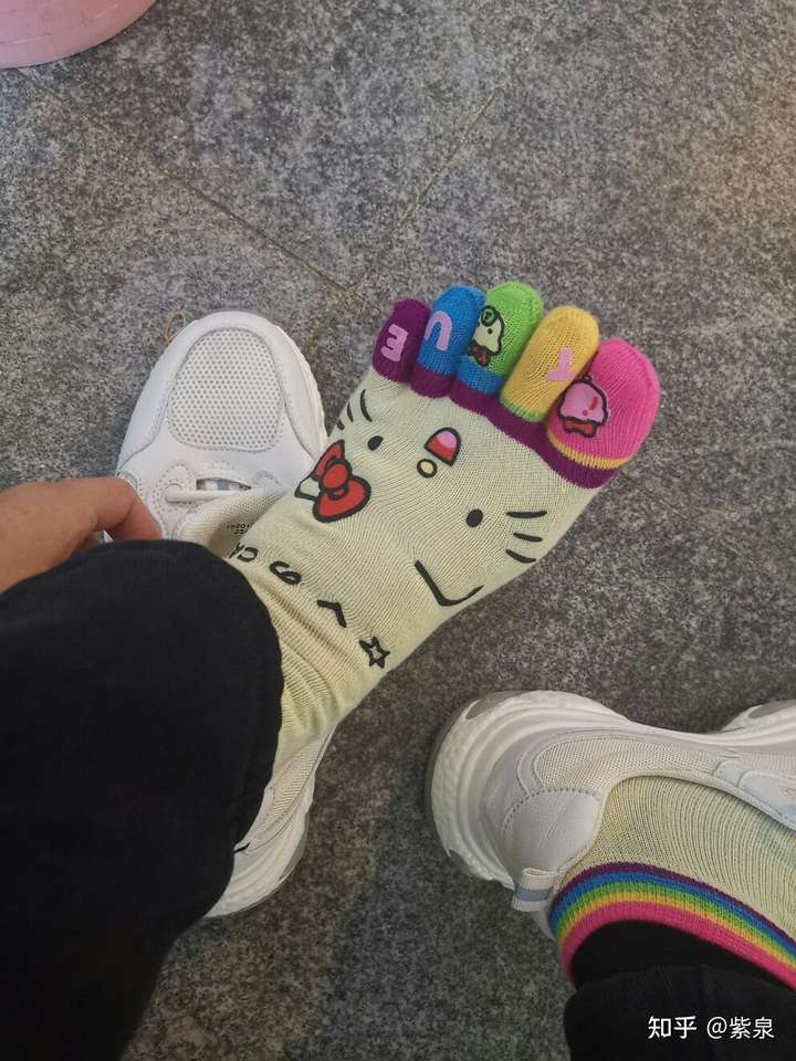 一个女生的脚臭如何自救