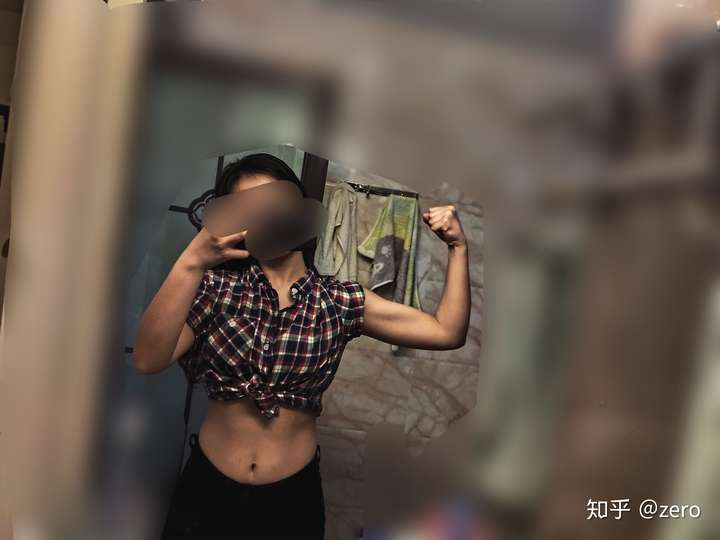 女生拥有四块腹肌是一种什么样的体验