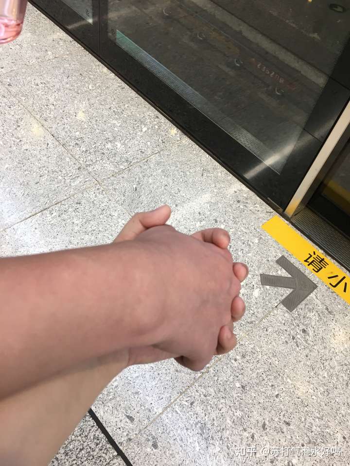 你们网恋奔现会尴尬吗?