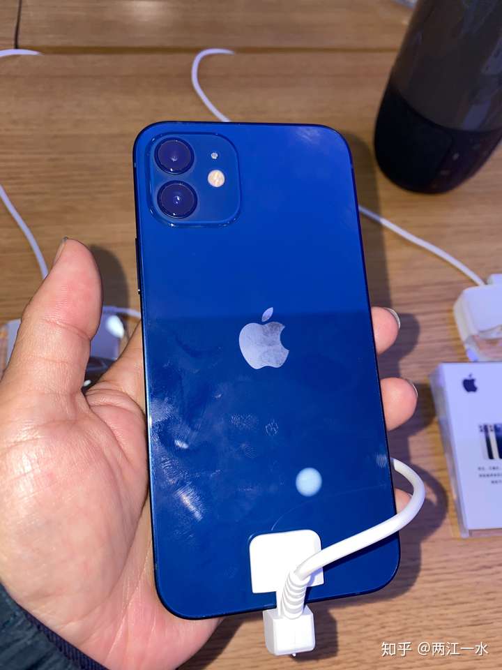 iphone10照片,iphone11照片 如何看待网传iphone12蓝色与官网图片颜色严重不符
