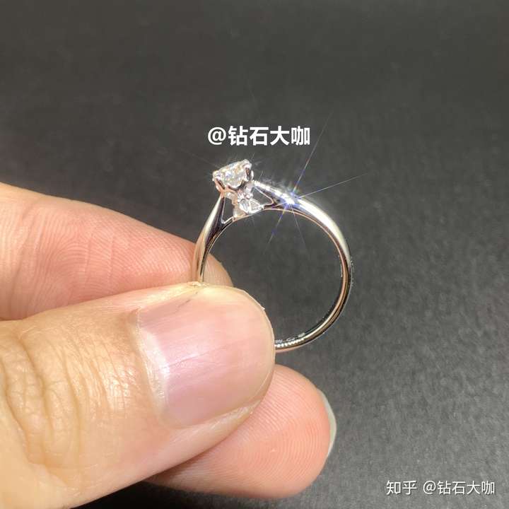 周生生时光沙漏 gia 0.36ct e vs1 3ex n无奶咖绿