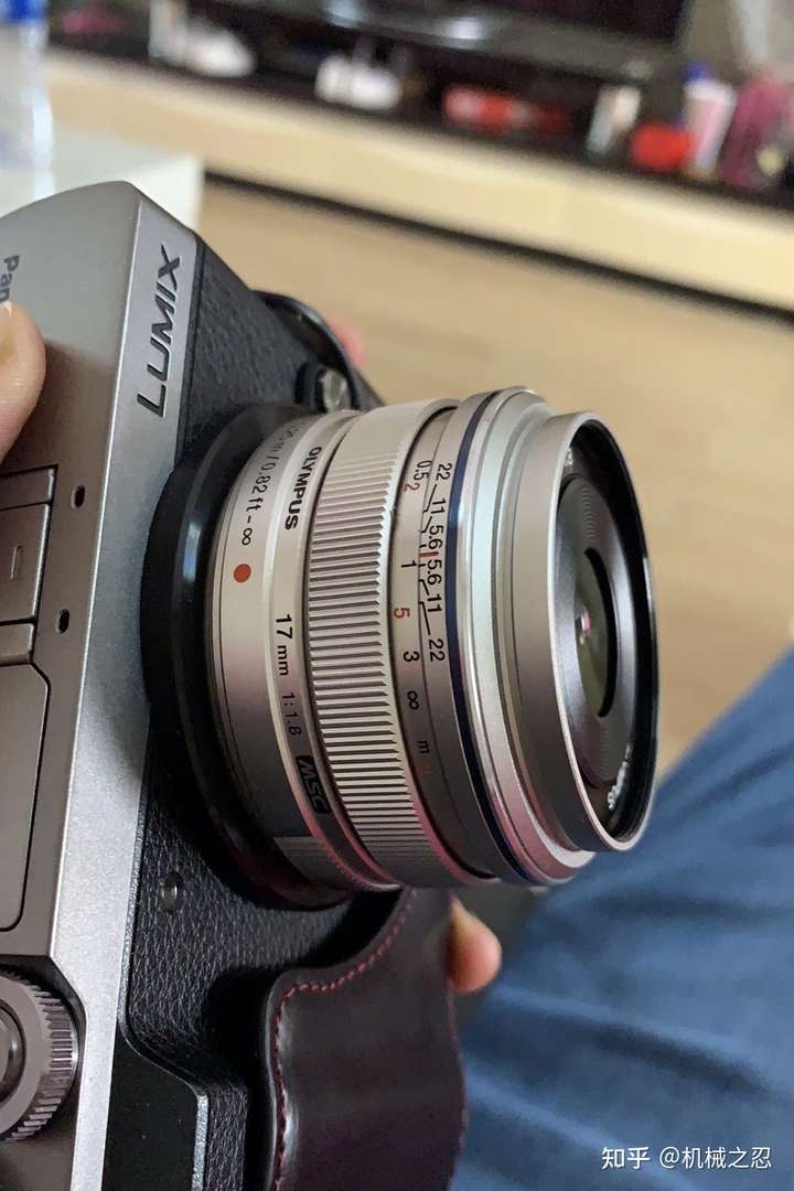松下gx85配奥林巴斯17mmf1.8,旁轴造型扫街方便