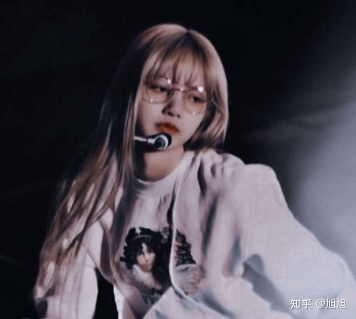 blackpink戴眼镜,blackpink全员戴眼镜 有无blackpink戴眼镜的照片?