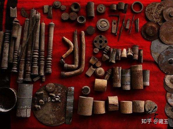 古代没有现代这么先进的切割工具,玉石雕刻是怎么完成