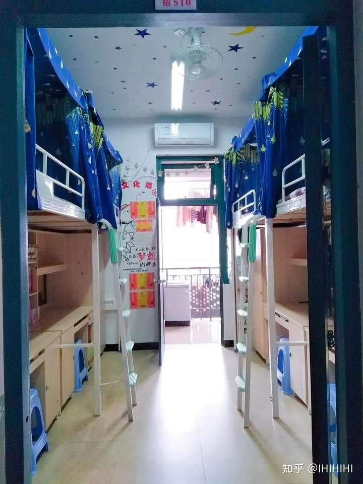 福建华南女子职业学院的宿舍条件如何?校区内有哪些生活设施?