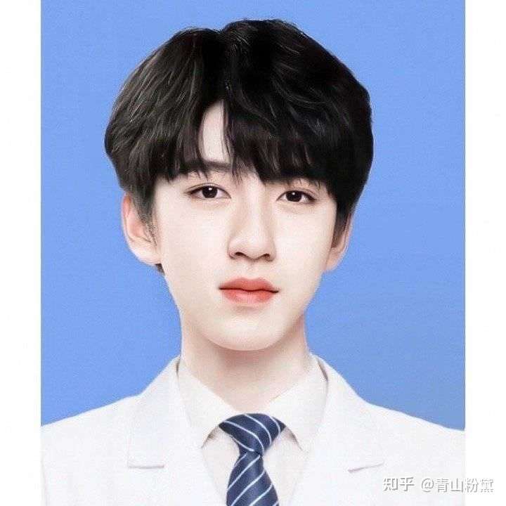 如何看待tnt贺峻霖的颜值