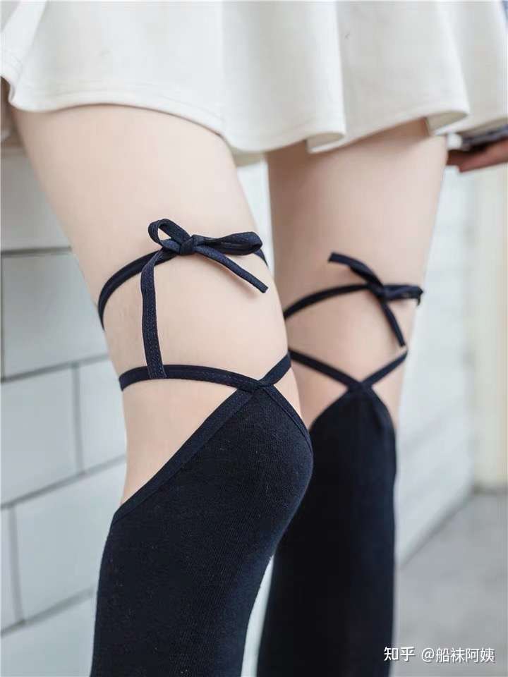 哪些穿丝袜的小姐姐或者美腿让你感觉有被惊艳到