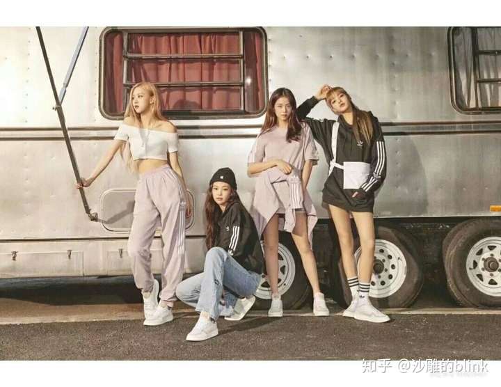 blackpink照片四人高清,blackpink四人超仙图片 blackpink四人各个特点在你心目中排名多少【格式如下】?