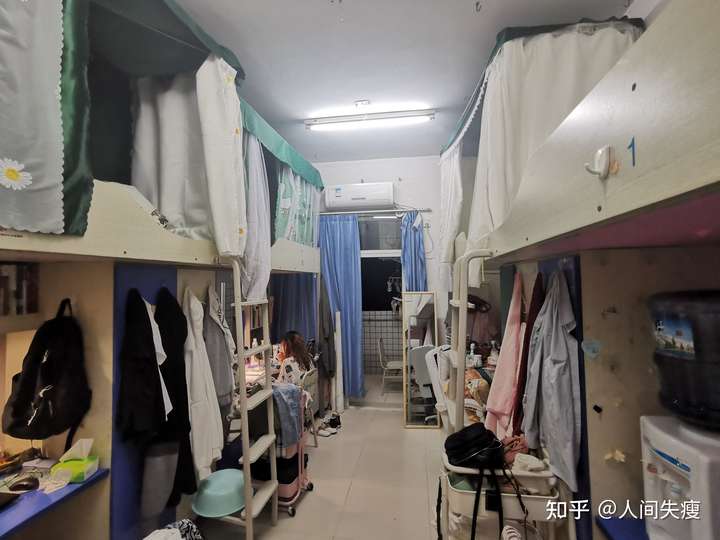 重庆工商大学的宿舍条件如何校区内有哪些生活设施