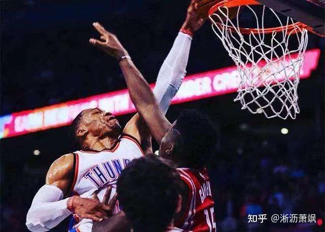 为什么威少在 nba 哪个队都几乎能做到场均三双呢?