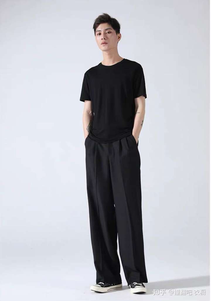 男生全身衣服穿黑色的,就审美来说,合适吗?