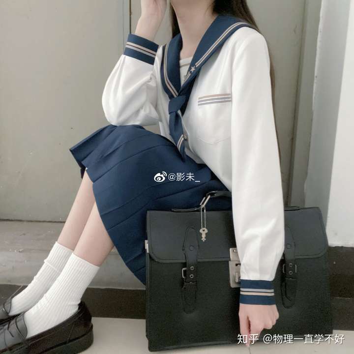 腿粗还有点弯穿jk制服适合配什么袜子?