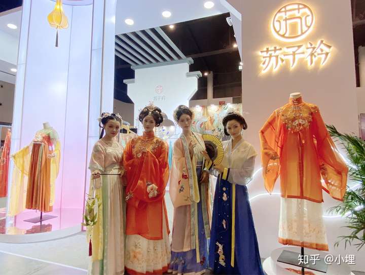 如何看待萤火虫漫展「汉服秀」取消事件?