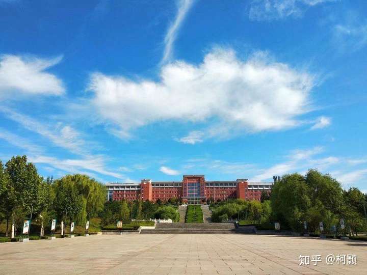 莱芜职业技术学院的校园环境是什么样子的?学校大不大