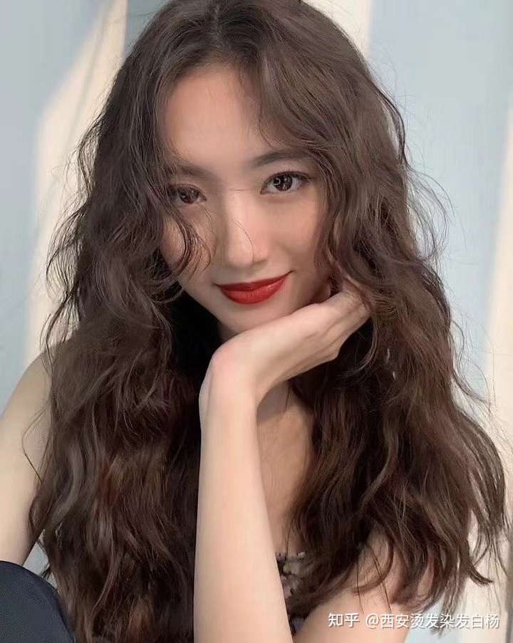 脸大脸宽适合什么发型什么样的卷发