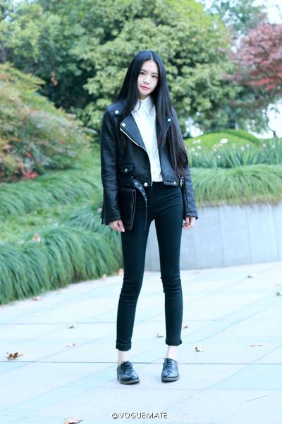 长<em>圆脸,大额头</em>且高,咬肌大的女生<em>适合</em>什么样的