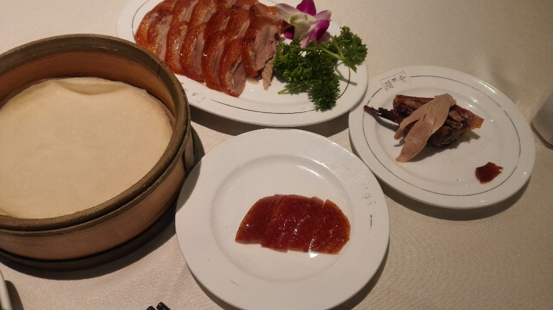 一个人吃自助餐,怎么营造出不孤单的气氛? - 陈