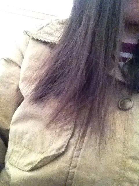 我去理发店拉直<em>头发</em>之后,有一撮<em>头发</em>被<em>拉</em>坏了