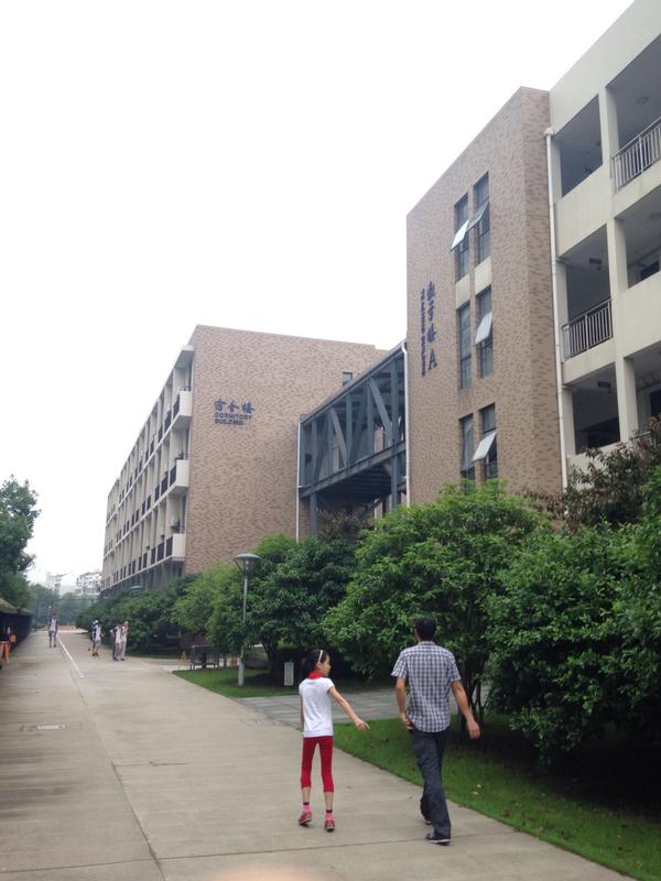 在鄞州实验中学就读是什么体验?